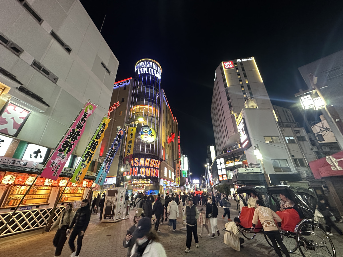 夜の浅草ストリート